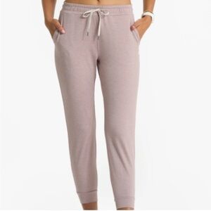 Vuori performance joggers